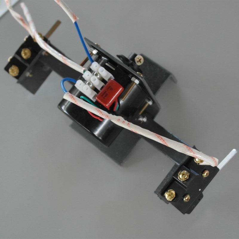 Automatic incubator accessories switch