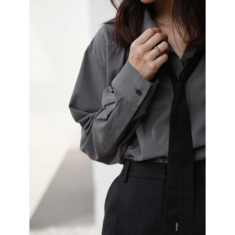 Ladies Wear A Slouchy Blouse Underneath